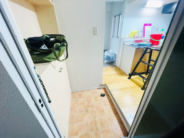 中里コーポの玄関