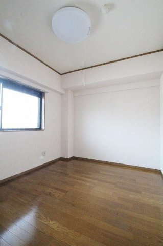 グレース江越の内装|明るい室内です