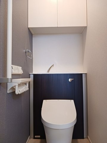 ルナ　クレスタⅠのトイレ|落ち着いた色調のトイレです