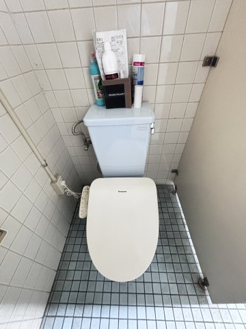 大阪市西区西本町２丁目の倉庫のトイレ
