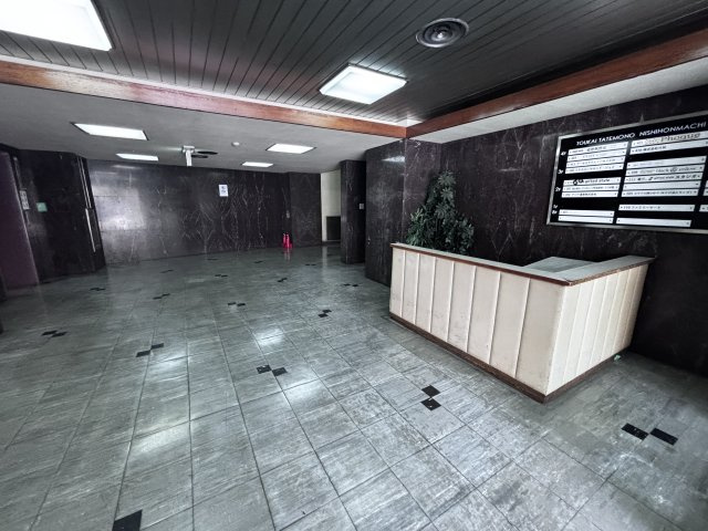 大阪市西区西本町２丁目の倉庫のロビー