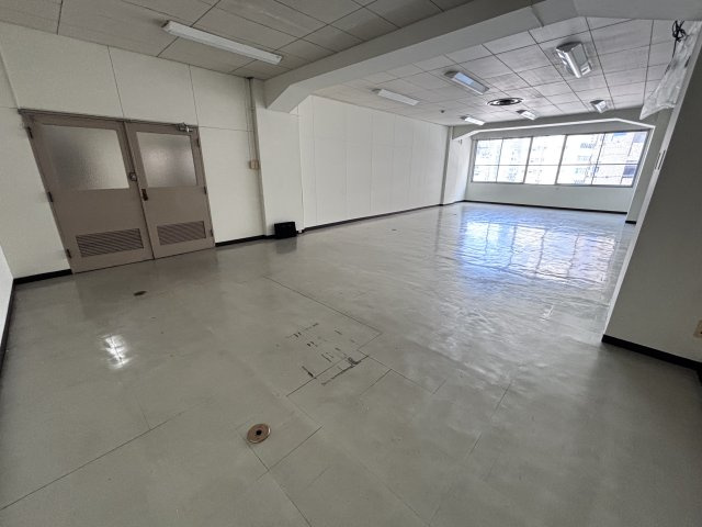 大阪市西区西本町２丁目の倉庫の内装