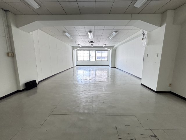 大阪市西区西本町２丁目の倉庫の内装
