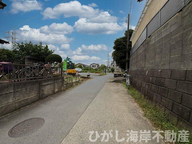 茅ヶ崎市本村５丁　売地　全２区画の前面道路含む現地写真|現地外観