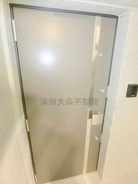 The One Nishikamata(ザワン西蒲田の玄関