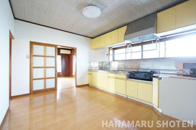 誉田町森田貸家の居間・リビング|物件、駅でお待ち合わせでのご案内歓迎！
