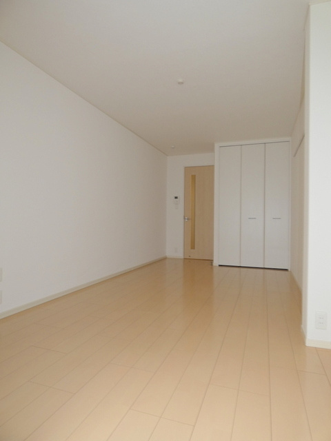 Ｃｕｍｎｏｒ　Ｐｌａｃｅの居間・リビング|★明るいフローリングのお部屋です★