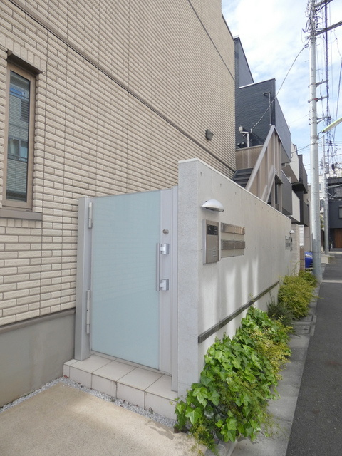 Ｃｕｍｎｏｒ　Ｐｌａｃｅのエントランス|★オートロック門扉★