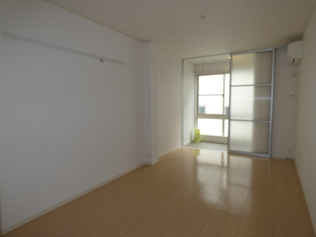 Ｃｕｍｎｏｒ　Ｐｌａｃｅの居間・リビング|★明るいフローリングのお部屋です★
