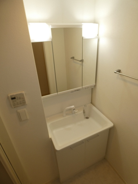 Ｃｕｍｎｏｒ　Ｐｌａｃｅの洗面所|★シャンプードレッサー★