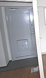富士コーポラスの玄関