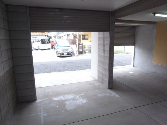 尼崎市東難波町５丁目の倉庫
