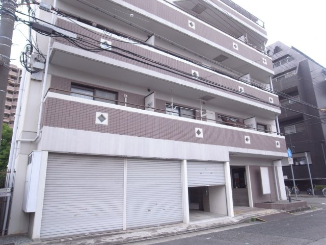 尼崎市東難波町５丁目の倉庫の外観