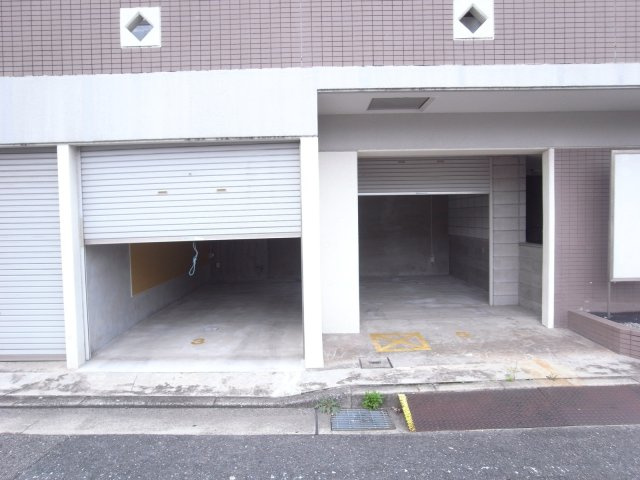 尼崎市東難波町５丁目の倉庫