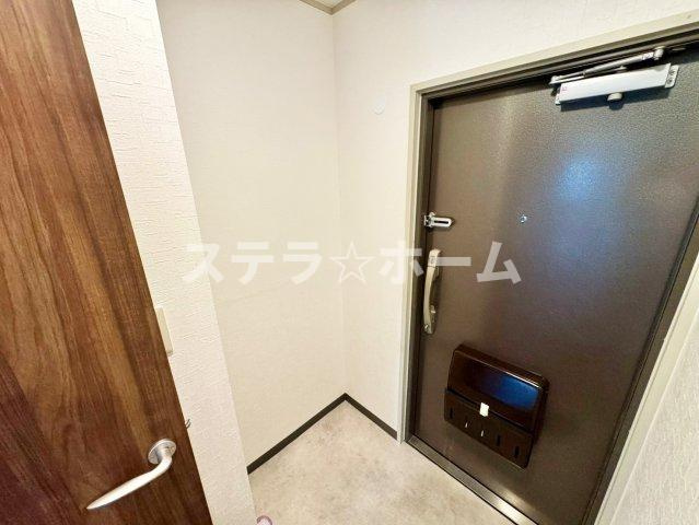 日興千里台スカイタウンB棟の玄関|明るい玄関です