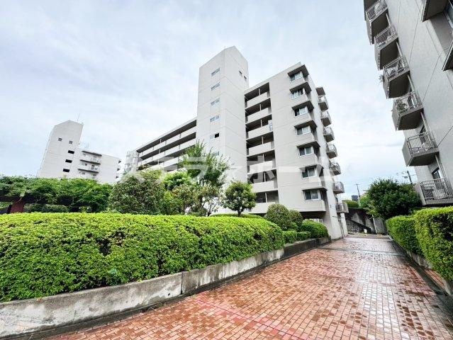日興千里台スカイタウンB棟の外観|外観は落ち着いています
