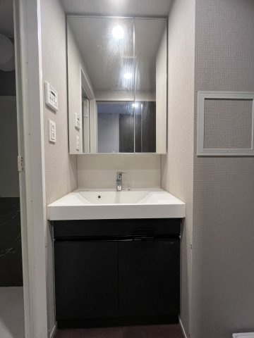【洗面所独立】RJRプレシア江坂駅前 