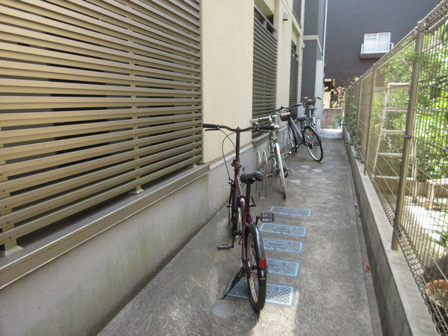 Ｃｒａｎｅｓ　Ｃｒｅｓｔのその他共用部分|駐輪場　※実際の使用状況とは異なります(現況優先)