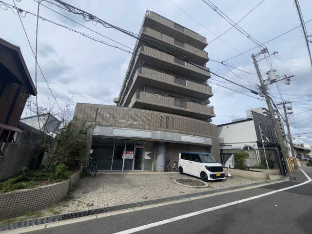 ジオナ塚本の外観