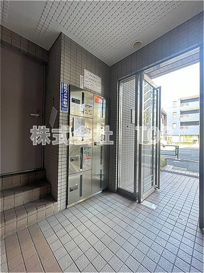 【ロビー】 | プレールカテリーナ代田橋 | 宅配BOX