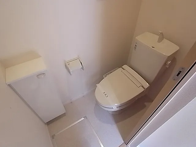 芦屋市宮塚町の賃貸マンションのトイレ