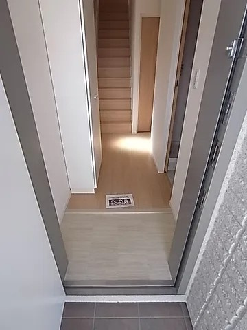 芦屋市宮塚町の賃貸マンションの玄関
