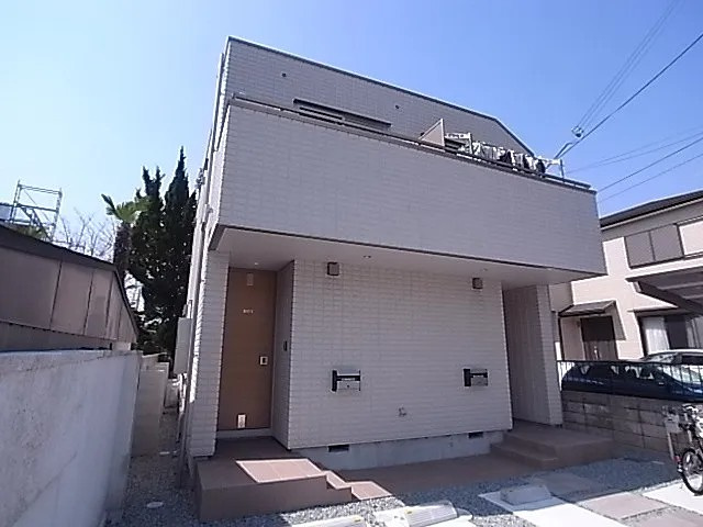 芦屋市宮塚町の賃貸マンションの外観