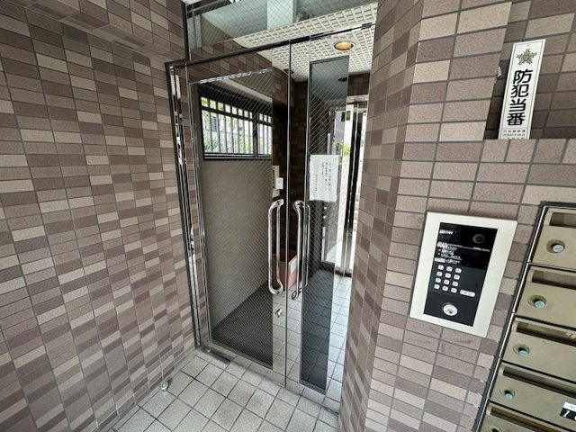西宮市天道町の賃貸マンションのエントランス