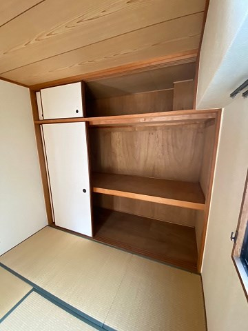 西宮市神垣町の賃貸マンションの収納