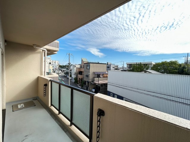 西宮市石刎町の賃貸マンションのバルコニー