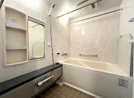 神戸市灘区鶴甲１丁目の賃貸マンションの浴室