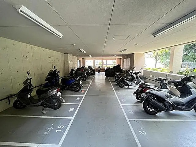 神戸市灘区鶴甲１丁目の賃貸マンションのロビー