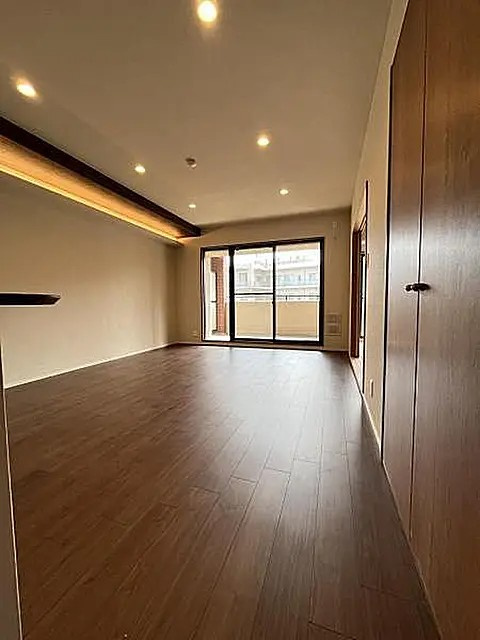 神戸市灘区鶴甲１丁目の賃貸マンションの居間・リビング