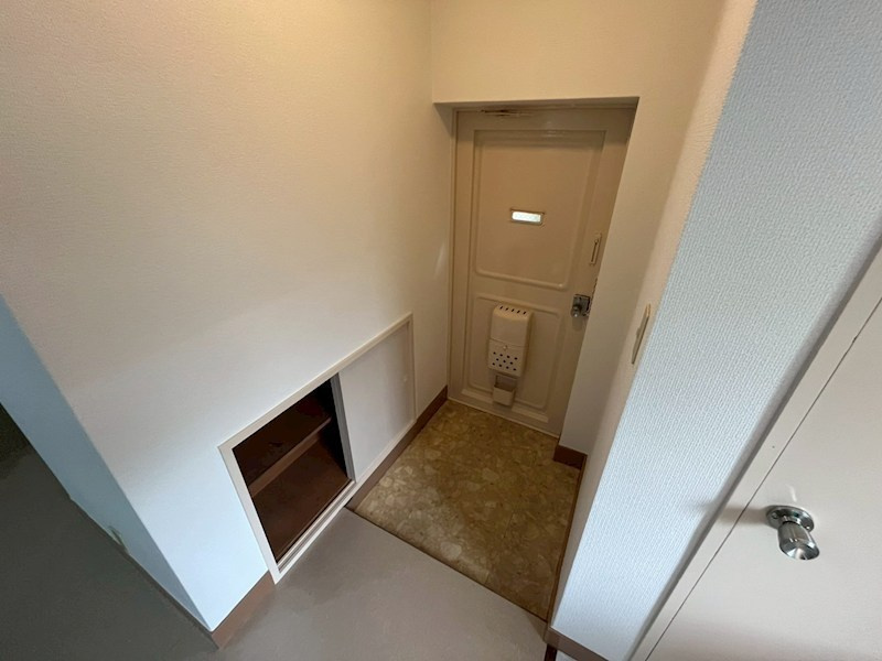 芦屋市東芦屋町の賃貸マンションの玄関