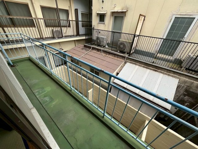 芦屋市東芦屋町の賃貸マンションのバルコニー