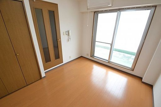 神戸市灘区神前町１丁目の賃貸マンションの居間・リビング