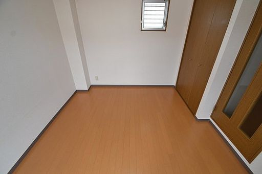 神戸市灘区神前町１丁目の賃貸マンションの居間・リビング