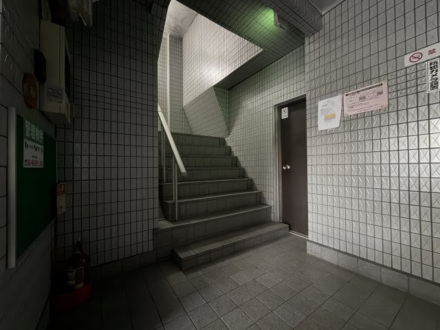 グランディール桂のエントランス