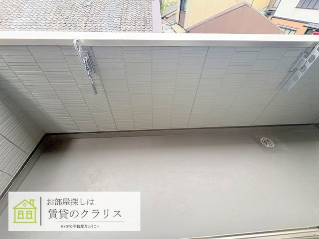 D-レジデンス二条のバルコニー