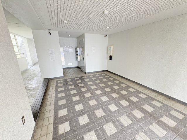 TSハイム市川のエントランス