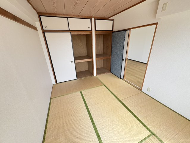 TSハイム市川の居間・リビング