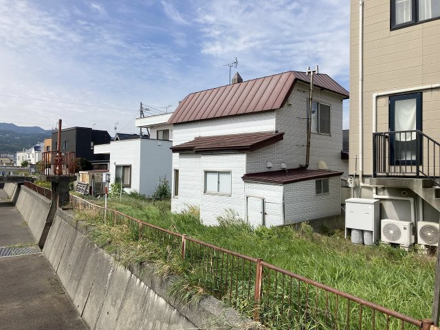 手稲区前田8条10丁目　戸建の外観|手稲山を望める自然豊かな立地です♪