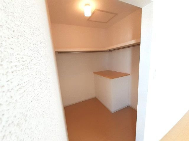 エレガントサキタＡの収納