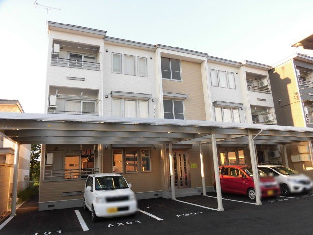 ＴＯＷＮ　ＣＬＯＶＥＲ東８１
