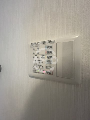 サンレムート江坂イーストの洗面所|サンレムート江坂east　浴室乾燥機