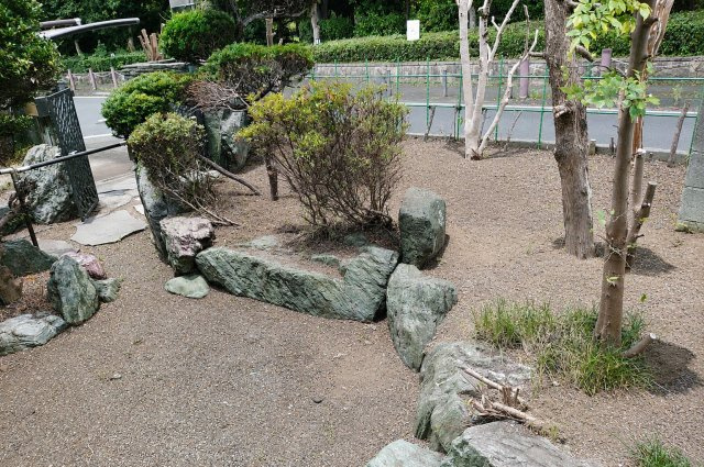 横山公園最前列の庭付邸宅　茶道教室などに最適です♪の庭
