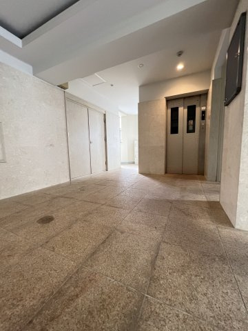 ST百道スイーツのロビー