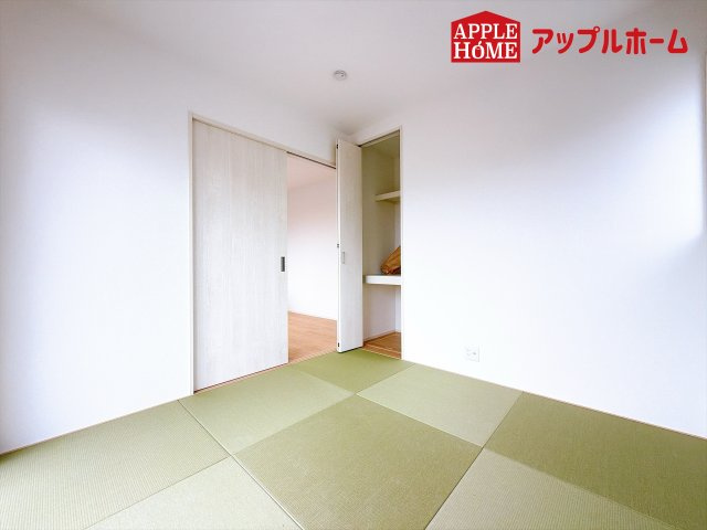 [新築住宅] 深谷市田中 全2区画の和室|広々とした居住空間は日々の暮らしを彩り、心のやすらぎと満足感を与えてくれます。通風と採光を考慮した設計は子供たちはのびのび育ち、家族でくつろぎと団らんを生み出します。