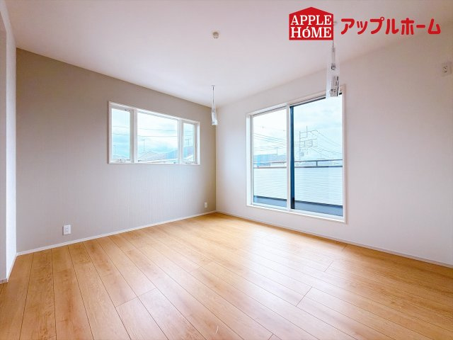 [新築住宅] 深谷市田中 全2区画の洋室|２階居室は全室収納あり！たっぷりある収納活用でお部屋もキレイを保てます♪