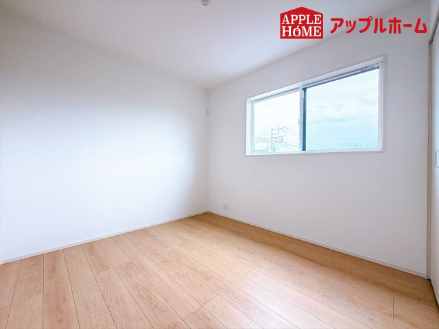 [新築住宅] 深谷市田中 全2区画の洋室|２階居室は全室収納あり！たっぷりある収納活用でお部屋もキレイを保てます♪